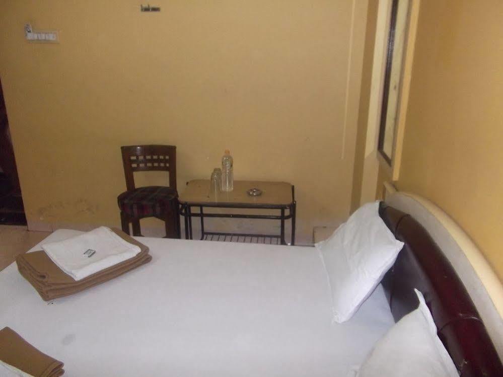 Hotel Palms نافي مومباي المظهر الخارجي الصورة